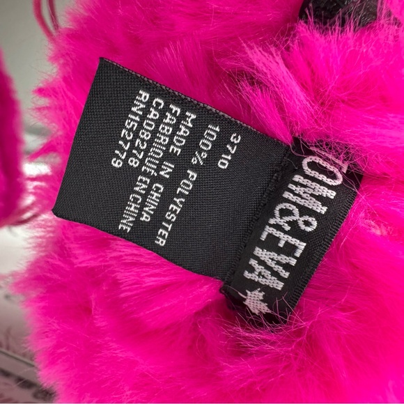 Tom & Eva Mittens gloves fur furry fuzzy bright pink with attachable tie string - Picture 9 of 11